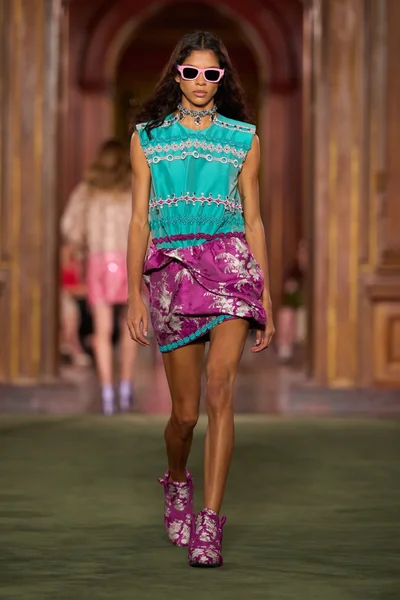 Look 46